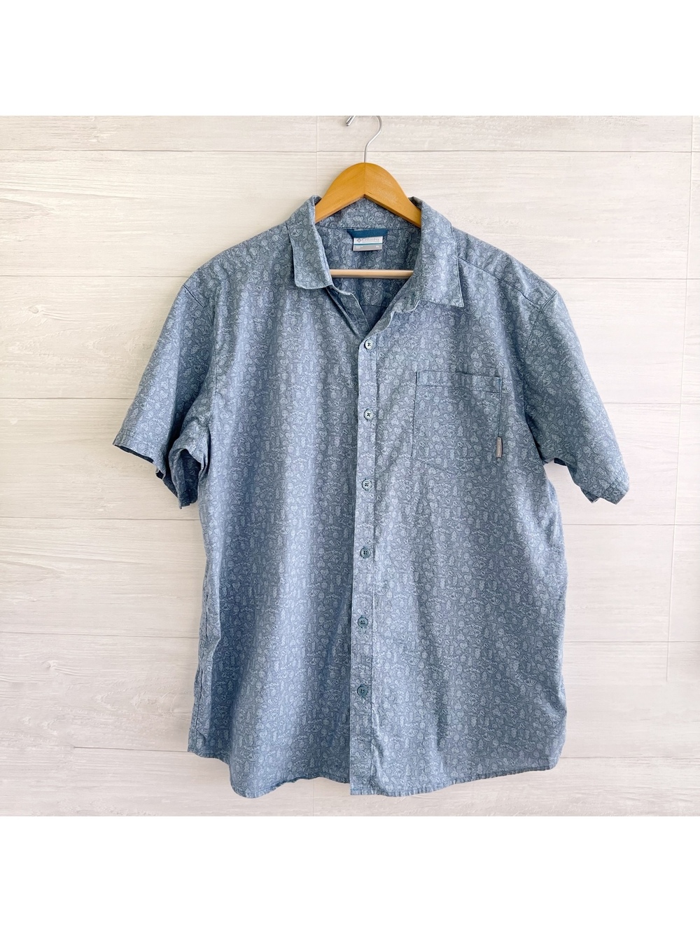 Columbia Men’s XL Blue Camping Outdoor Print Short Sleeve Button Up Shirt